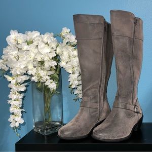 NWOT Torrid Grey Oilsuede Buckle Knee High Boots SZ 10WW